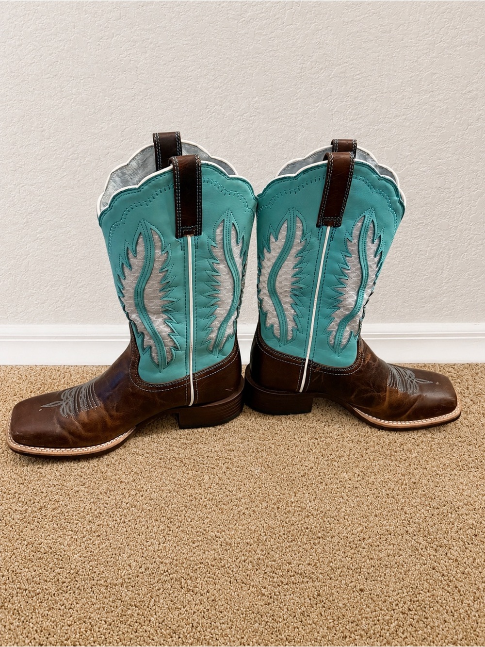 Ariat Women’s Turquoise & Brown Leather Western Cowboy Boots – Size 6.5B